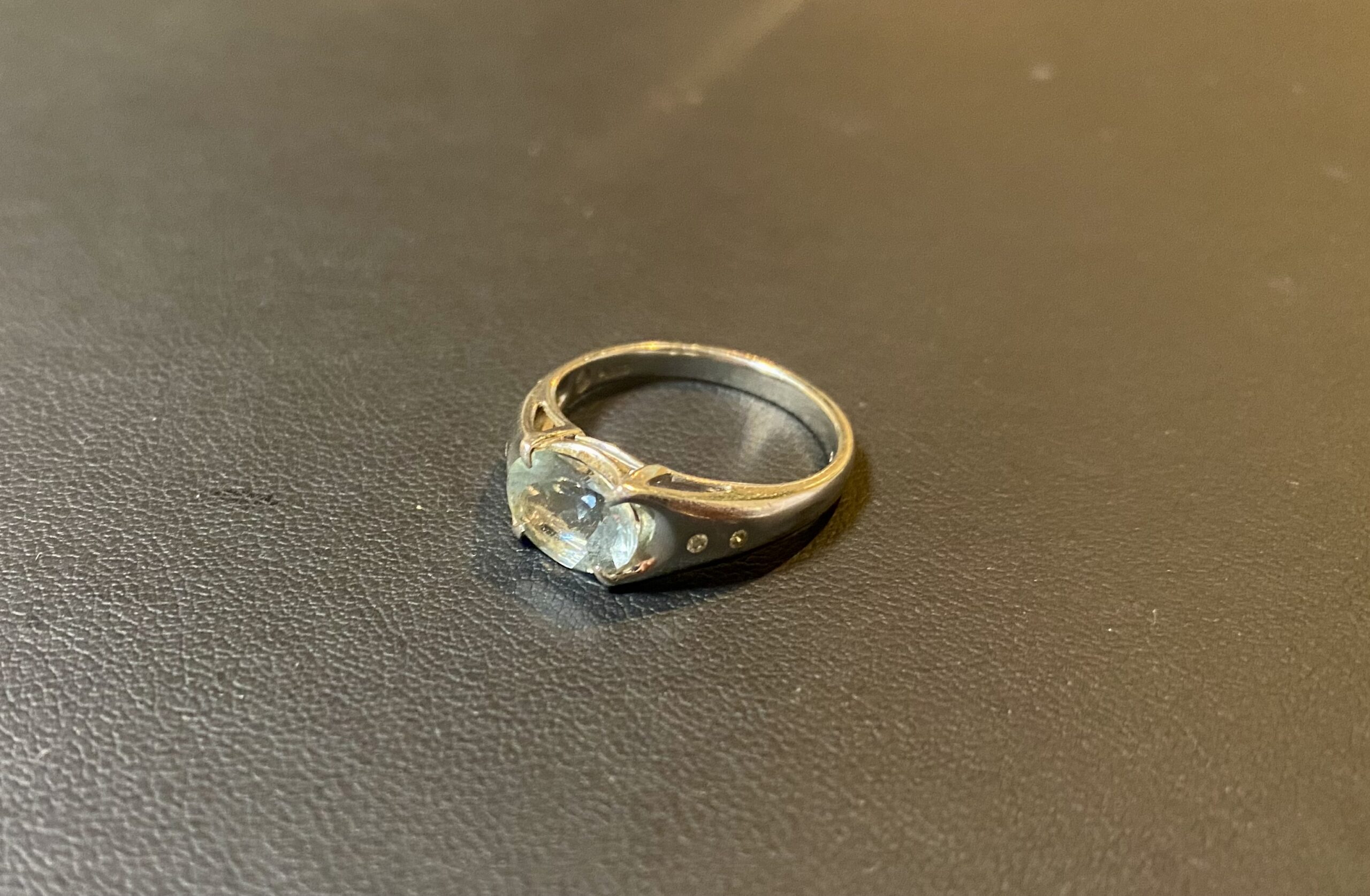 プラチナ(Pm900)アクアマリンの指輪,リングをお買取！価格相場は？