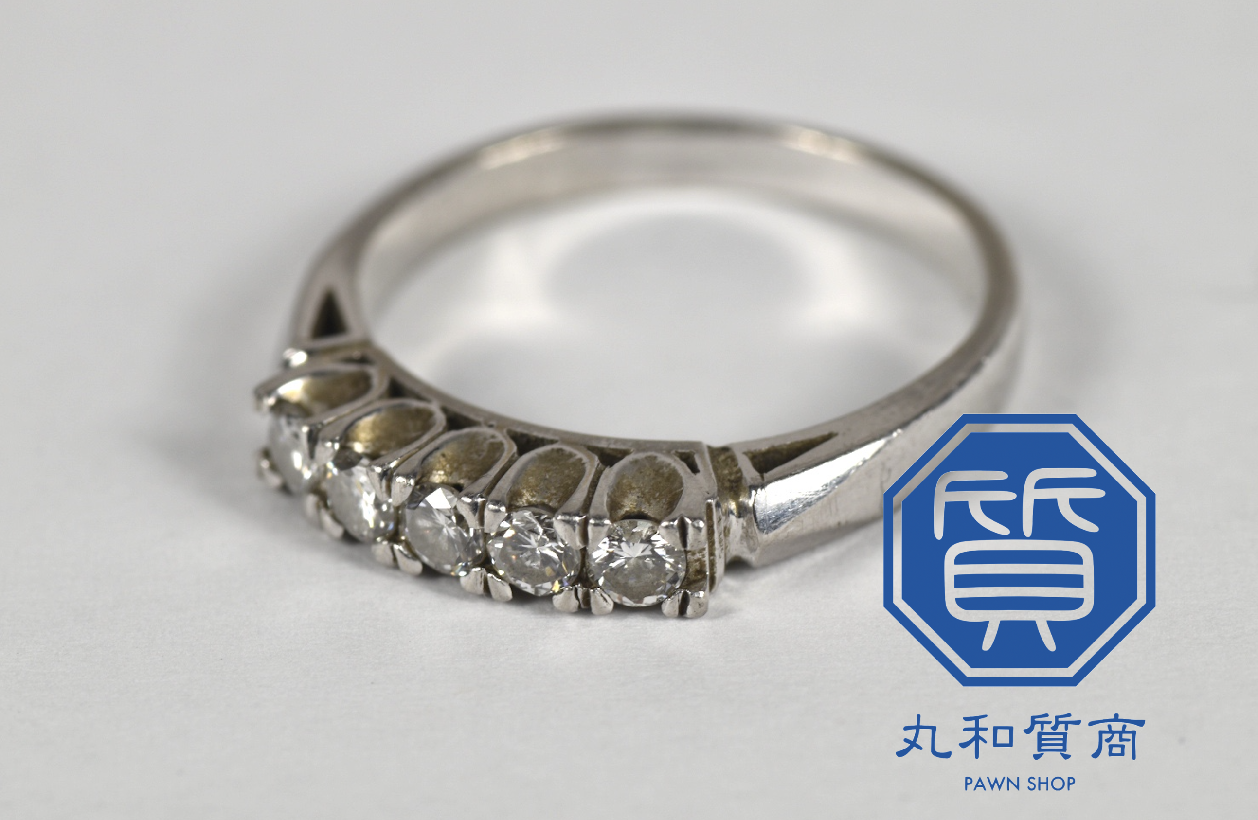 Platinum wedding band with diamond, 2,50 mm.