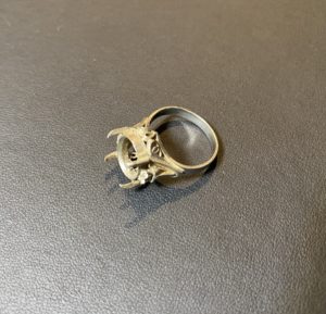ホワイトゴールド(K18WG,18金)壊れた指輪,リングをお買取！価格の相場は？