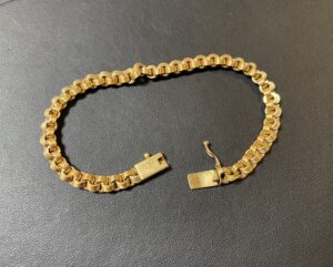金(K18,18金)のブレスレットをお買取!価格の相場は?