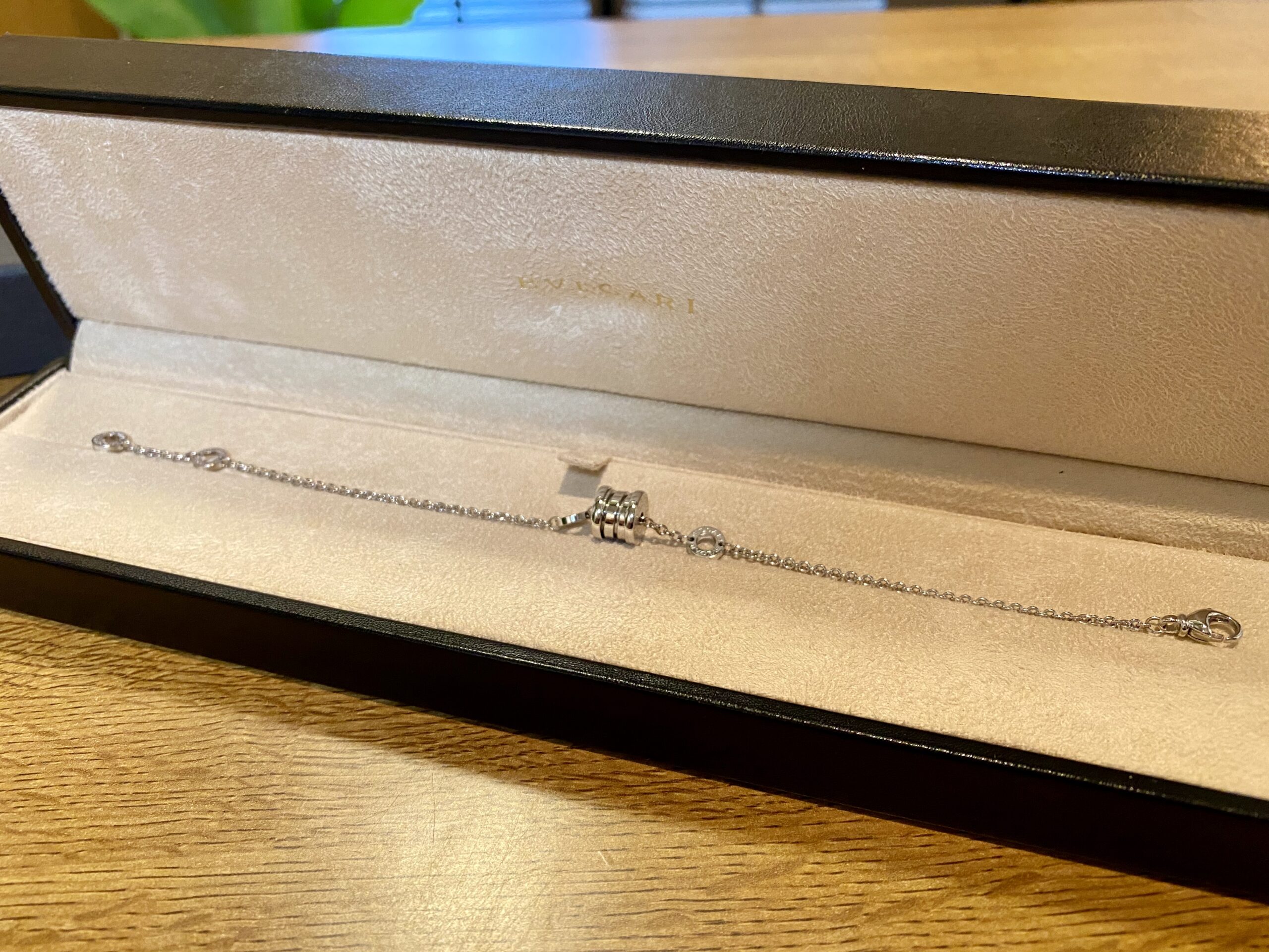 ブルガリ ビーゼロワン ブレスレット エレメント WGをお買取！価格の相場は？