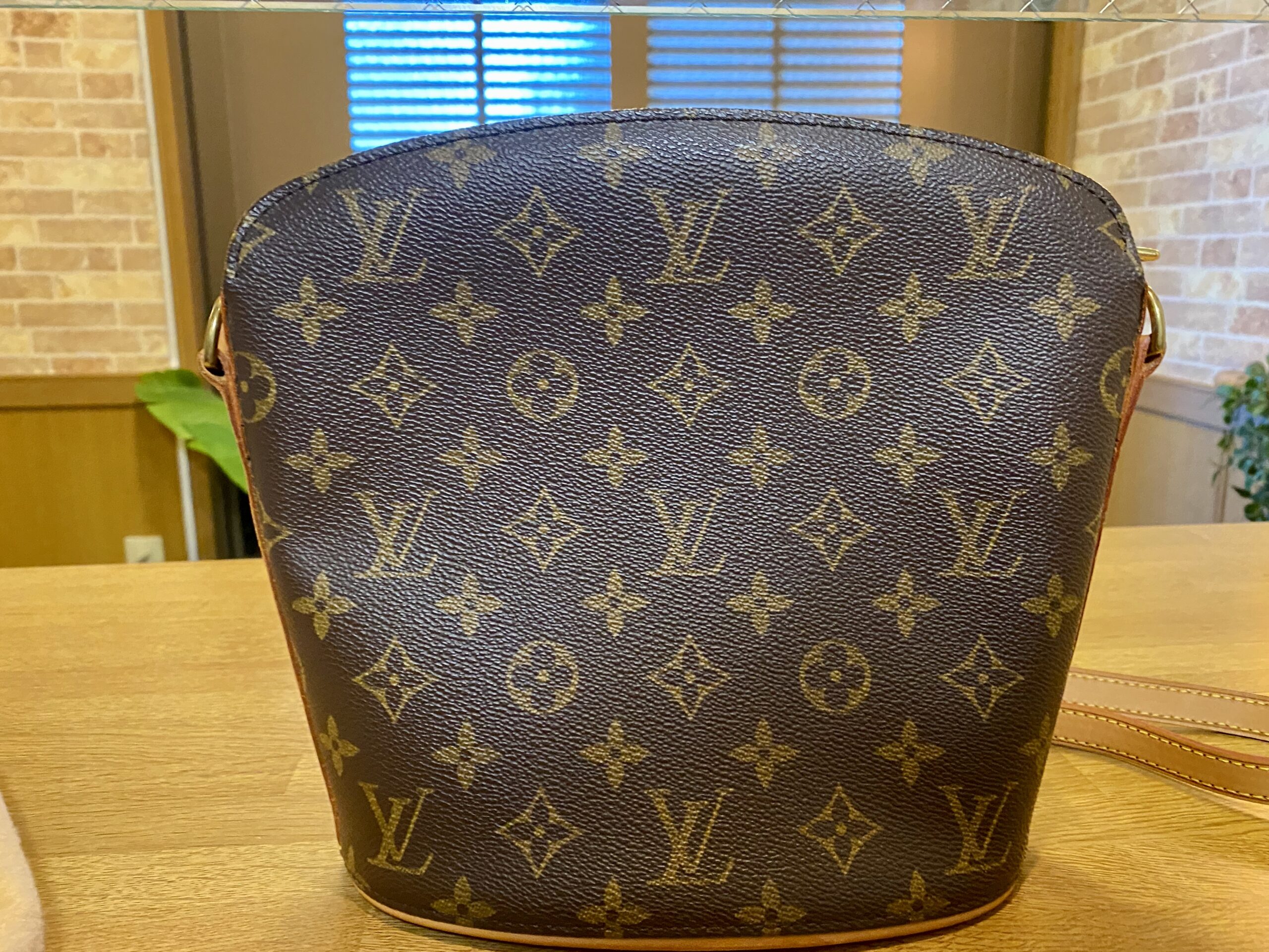 ルイヴィトン モノグラム ドルーオ M51290 ショルダーバッグ をお買取！価格の相場は？