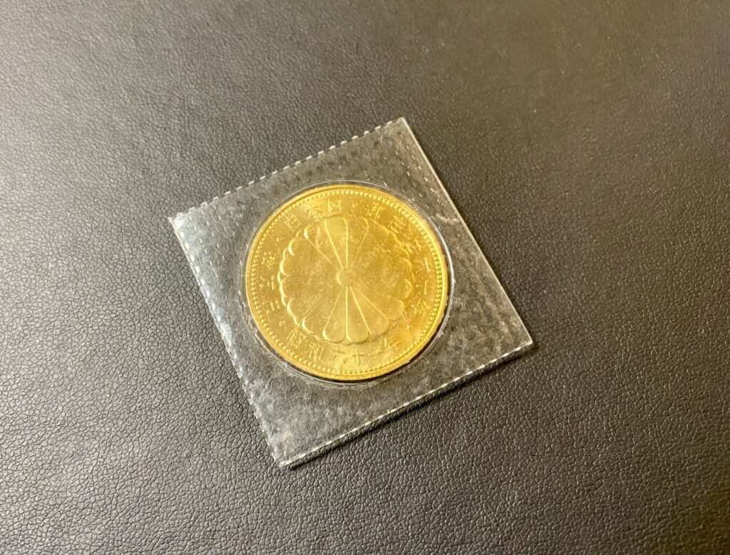 天皇陛下御在位60周年記念 10万円金貨 - 旧貨幣/金貨/銀貨/記念硬貨