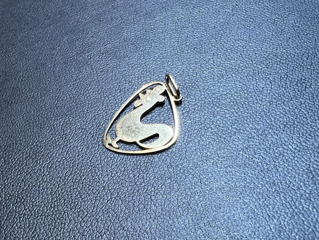 金(K18,18金)ペンダントトップ ニワトリモチーフ