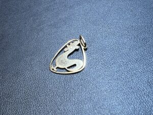 金(K18,18金)ペンダントトップ ニワトリモチーフをお買取！価格相場は？