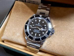 ロレックス サブマリーナー デイト Rer.16610 A品番 オンリースイス 横穴ケースを買取！価格相場は