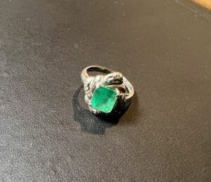 エメラルドの指輪,リング プラチナ(Pt900)を所沢市のお客様からお買取!価格の相場は?