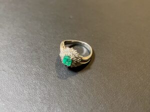 エメラルドの指輪,リング プラチナ(Pt850)をお買取!価格の相場は?