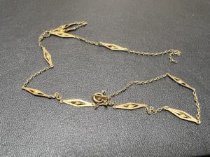 18金(K18/750) 切れたネックレスをお買取!価格の相場は?