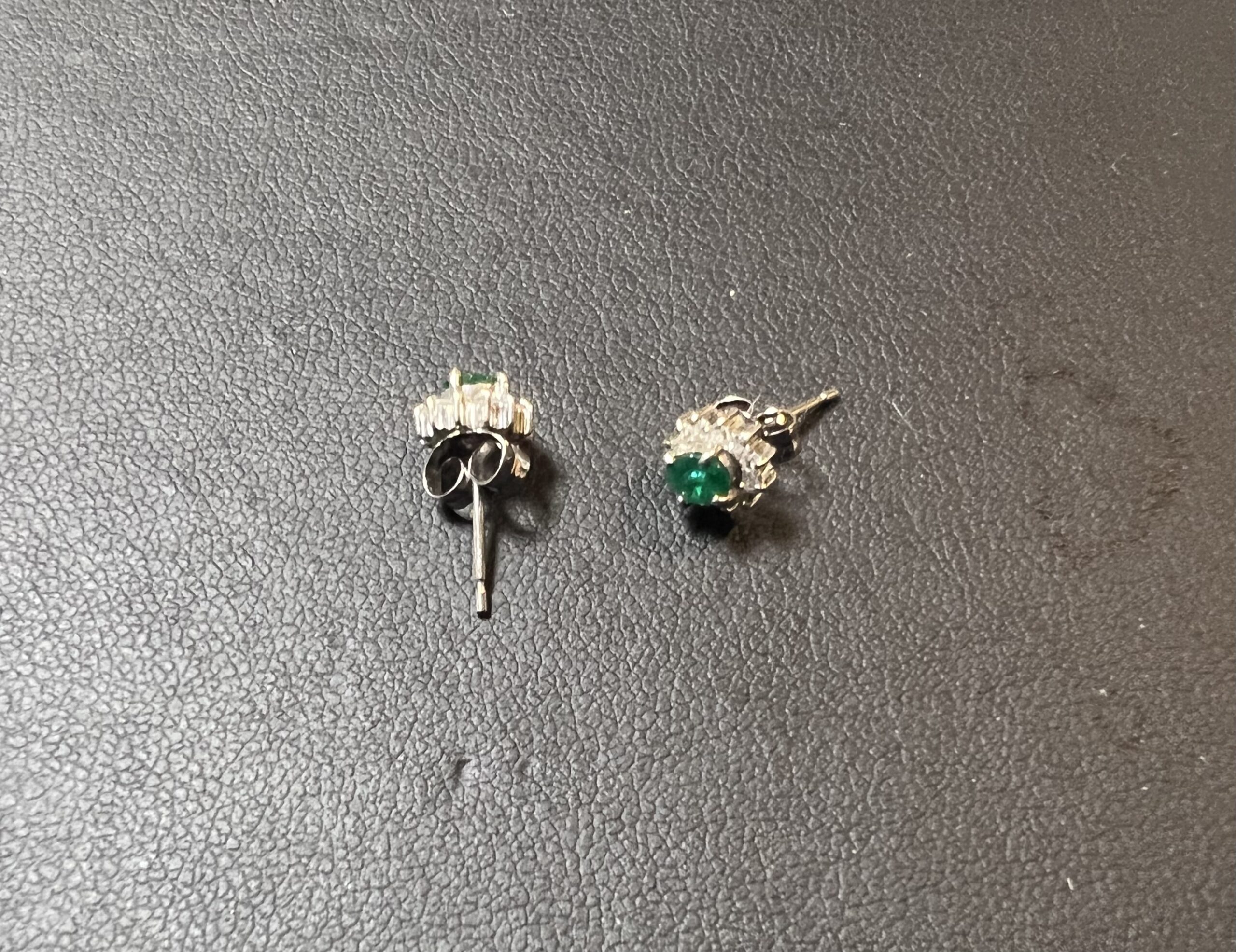 エメラルドピアス プラチナ(Pt950)をお買取！価格の相場は？