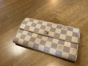 ルイ・ヴィトン ポルトフォイユ サラ ダミエ アズール N61735をお買取！価格の相場は？