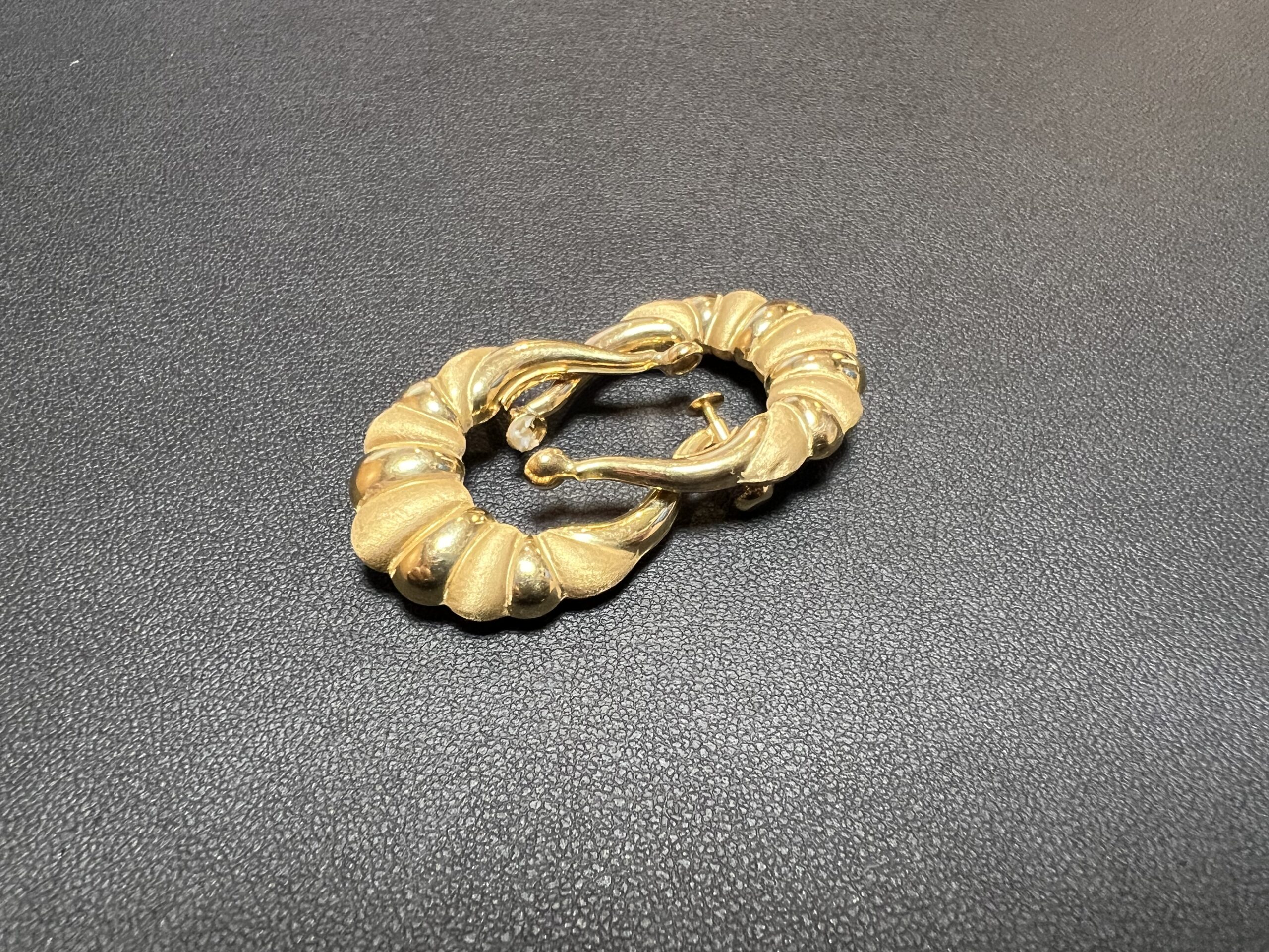 金イヤリング(18金,K18)をお買取！価格相場は？