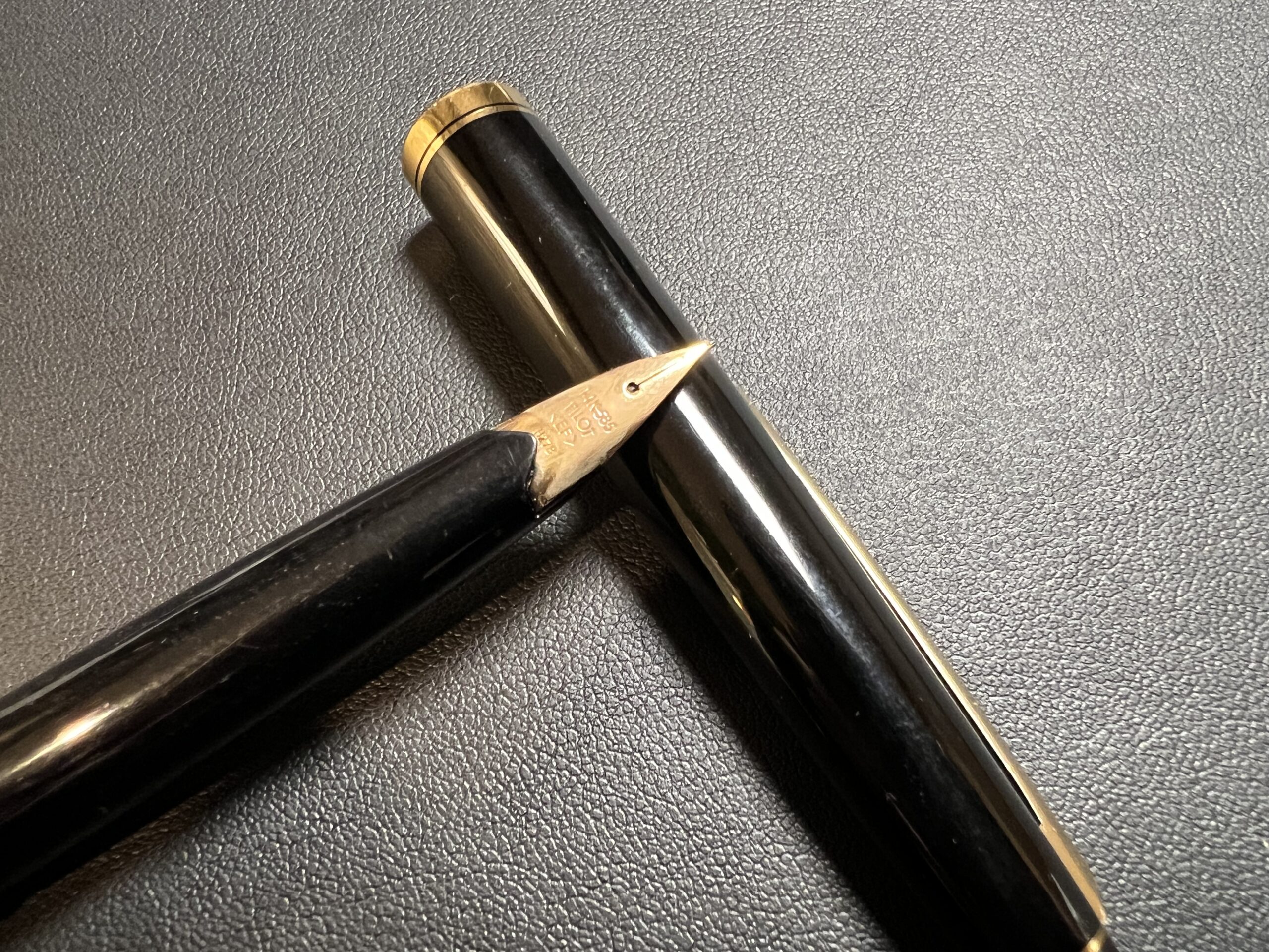 万年筆 金のペン先(K14,14金,585刻印)をお買取！価格相場は？