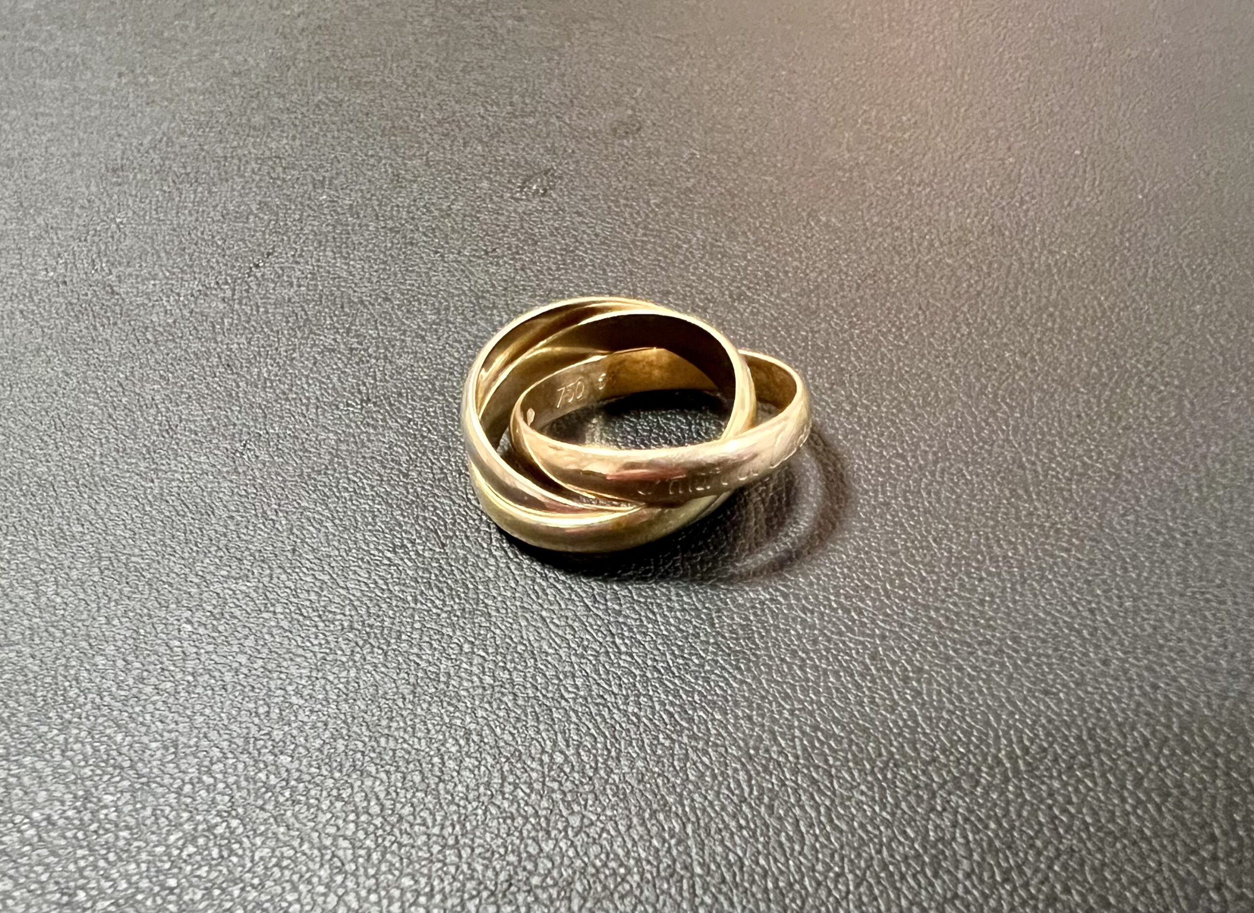 カルティエトリニティリング 刻印けずれをお買取！価格相場は？