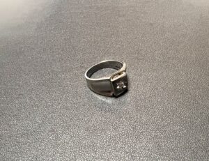 印台デザイン ダイヤモンドリング,指輪 プラチナ(Pt900)をお買取!価格相場は?