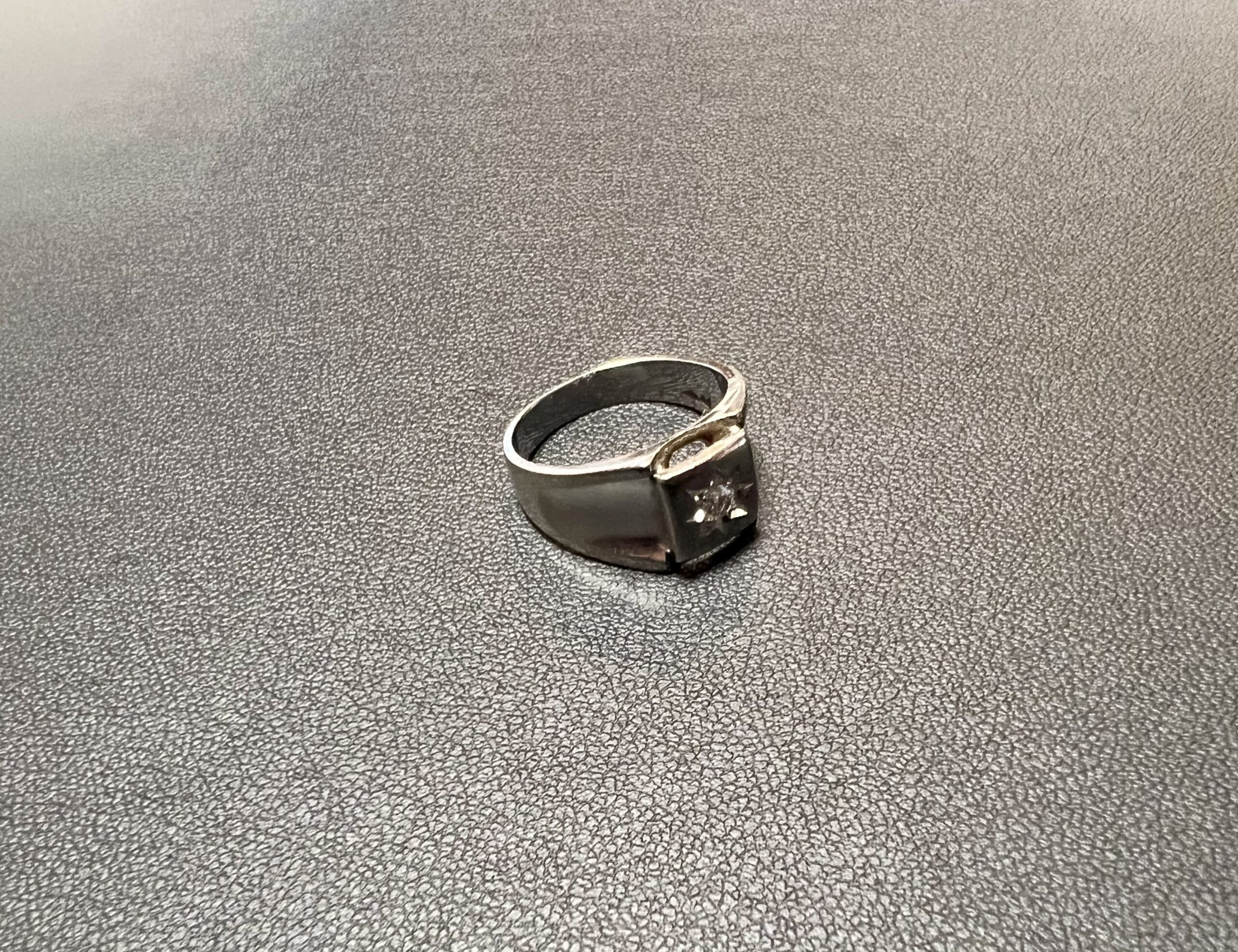 印台デザイン ダイヤモンドリング,指輪 プラチナ(Pt900)をお買取！価格相場は？