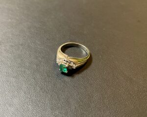 エメラルドリング・指輪 プラチナ(Pm850)をお買取！価格の相場は？
