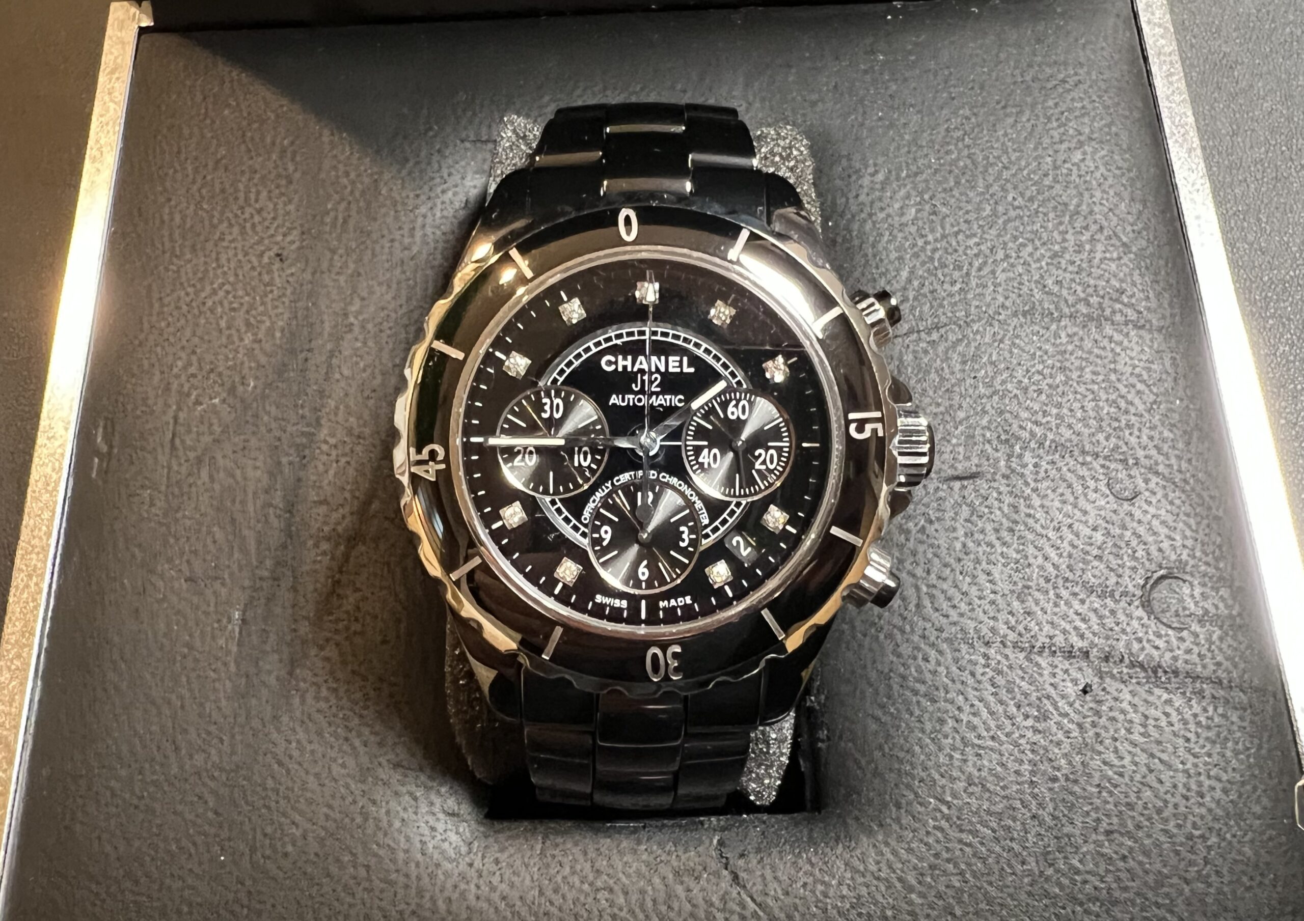 シャネル J12 H2419クロノグラフ ダイヤモンド文字盤 をお買取！価格相場は