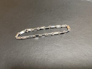 カルティエ フィガロブレスレット 750をお買取！価格相場は？