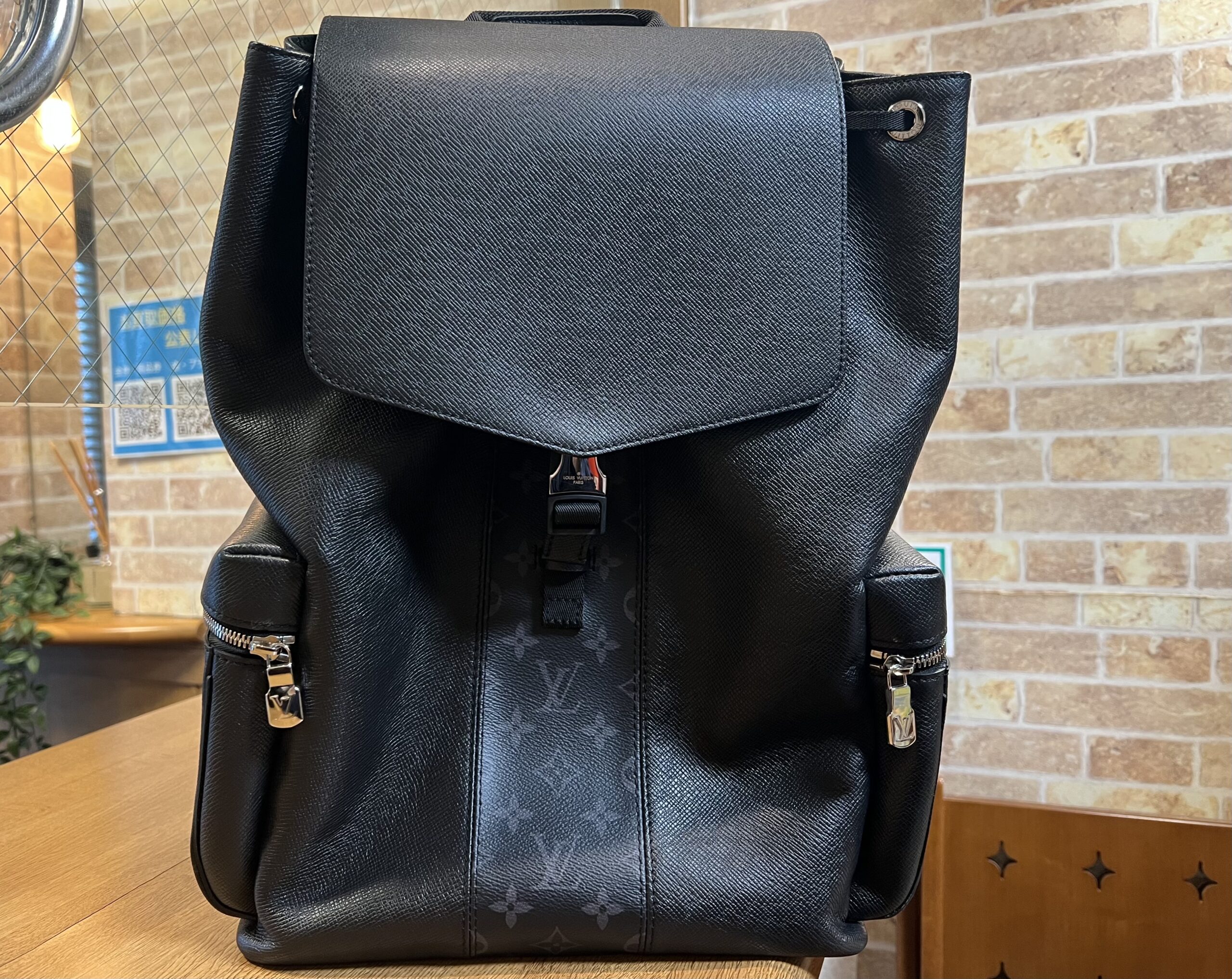 ルイヴィトン タイガラマ バックパック M30417をお買取！価格相場は？