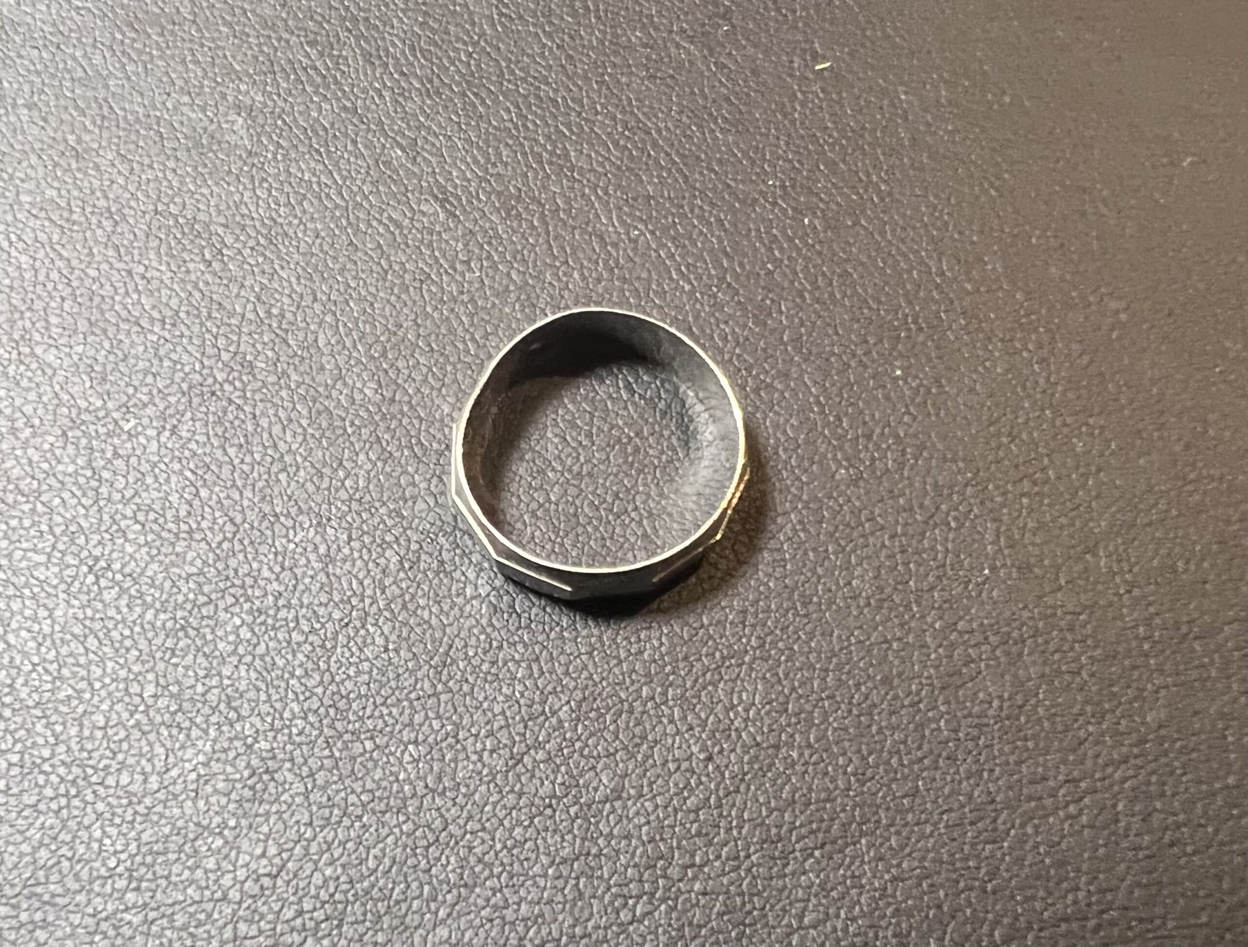 変形したプラチナ(Pt950)婚約指輪をお買取！価格の相場は？