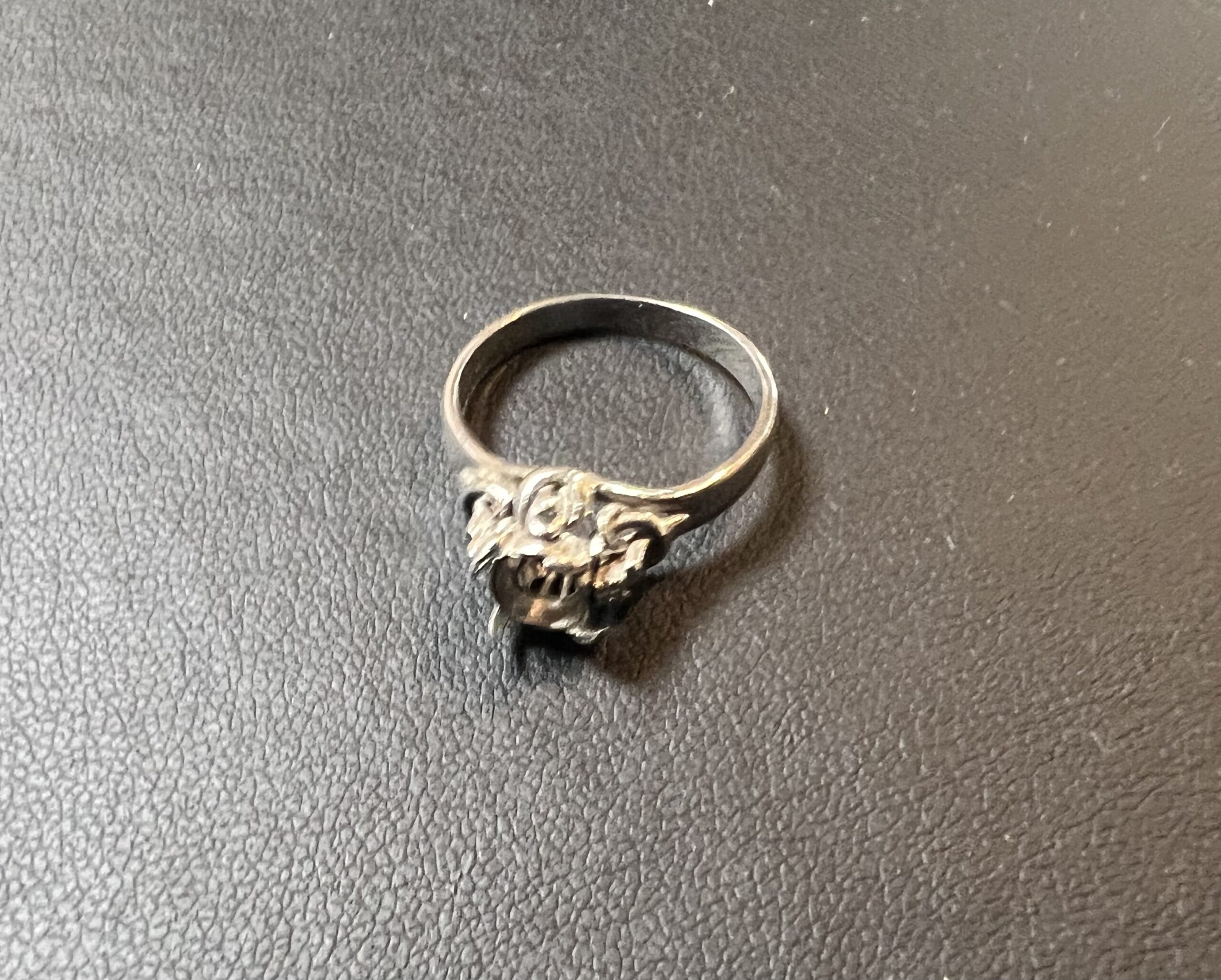 石が取れたプラチナ(Pt900)婚約指輪をお買取！価格の相場は？
