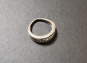 変形したプラチナ(Pt900)婚約指輪をお買取!価格の相場は?