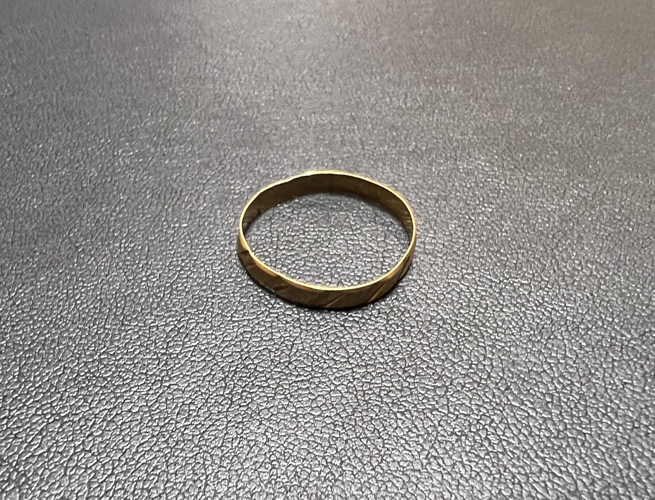 変形したK18結婚指輪をお買取！価格の相場は？